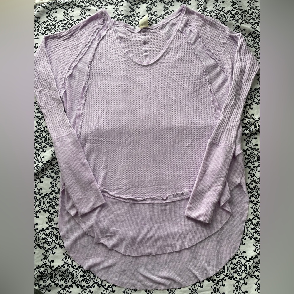 VGUC We The Free Women’s Long Sleeve Waffle Knit Dolphin Hem Lavender Top Sz XS